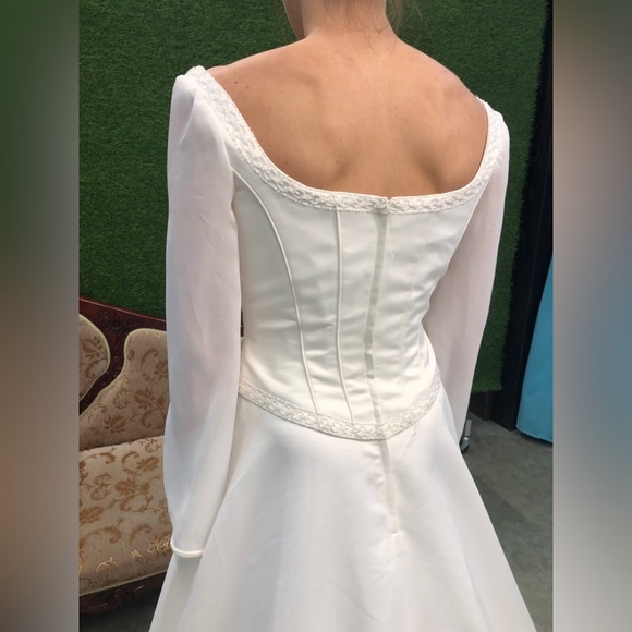 Bridgerton Wedding Dress, BELL LONG SLEEVE, Square Scoop Neck, Aline Ballgown - Picture 3 of 15